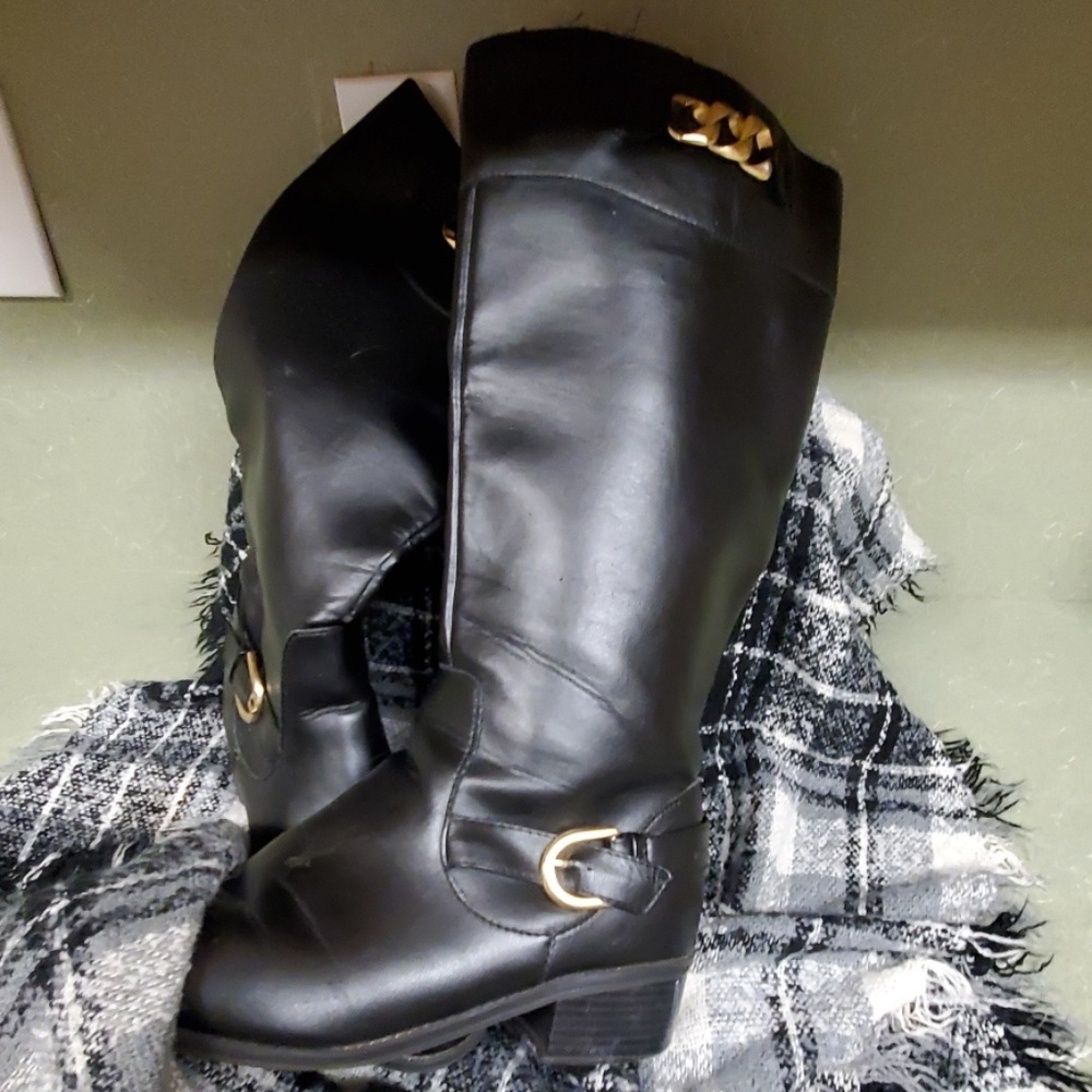 Boots - Picture 2 of 2